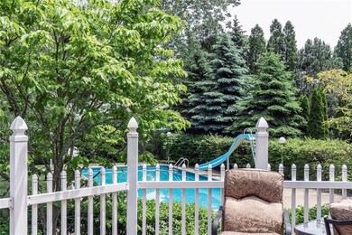 4098 Commodore Dr, Erie, PA 16505 - photo 5