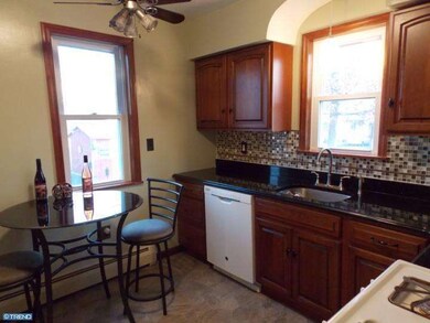 204 Hazel Ave, Folsom, PA 19033 - photo 7