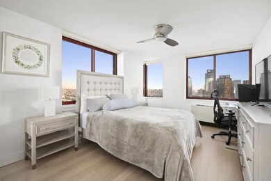 CityLights Building unit 26-J, Long Island City, NY 11109 - photo 5