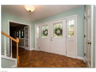 Foyer - double door entry into roomy foyer with pa