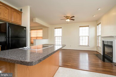 15669 William Bayliss Ct, Woodbridge, VA 22191 - photo 6