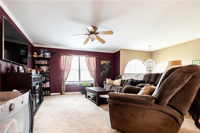 697 Oakwood St, Easton, PA 18045 - photo 4