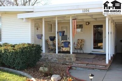 1104 Eastmoor Dr, McPherson, KS 67460 - photo 2