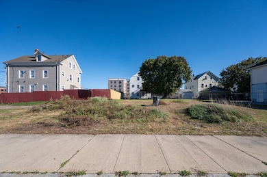 10 Seabury St, Providence, RI 02907 - photo 2