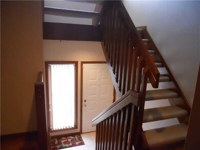 Entry/Foyer.