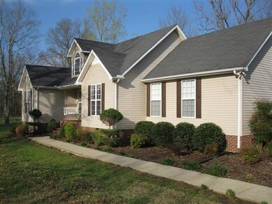 164 Cessna Ln, Shelbyville, TN 37160 - photo 5