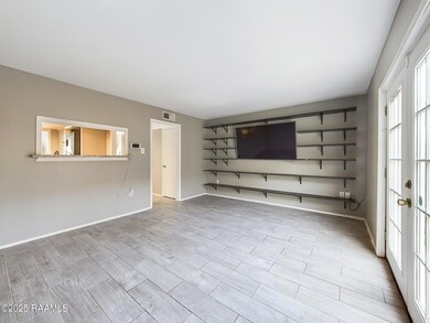 2 - Living Area