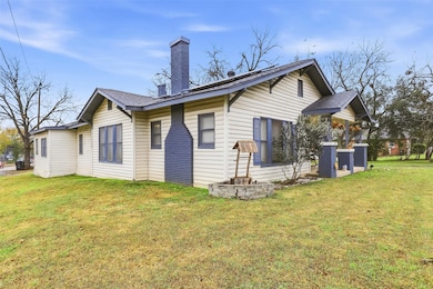 618 Granbury St, Cleburne, TX 76033 - photo 3