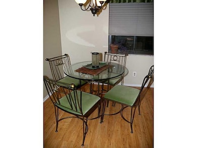 Dining Room. Enjoy your morning coffee or a meal w