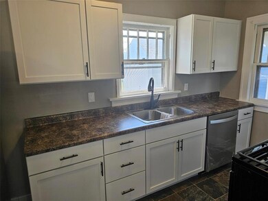 1129 C Ave NW, Cedar Rapids, IA 52405 - photo 5