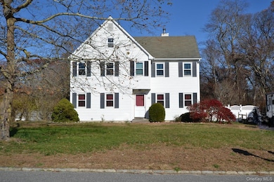 72 Old Farm Rd, Riverhead, NY 11901 - photo 4