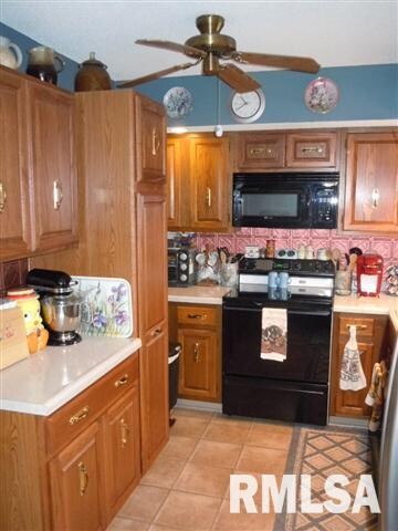 115 Allison Dr, Lincoln, IL 62656 - photo 5