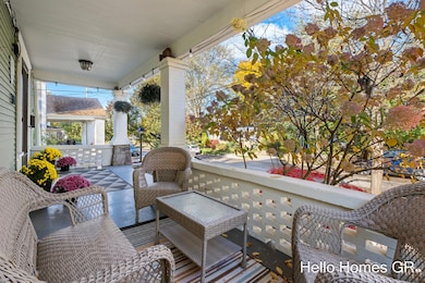 318 Pleasant St SE, Grand Rapids, MI 49503 - photo 6