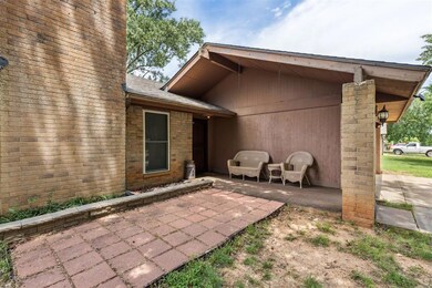 10 N Gilpin Ave, Shawnee, OK 74804 - photo 6