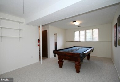 9146 Burke Rd, Burke, VA 22015 - photo 7