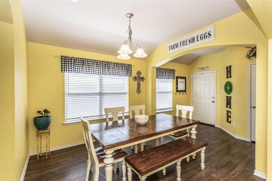 215 Candlewood Cir, Gainesville, TX 76240 - photo 7