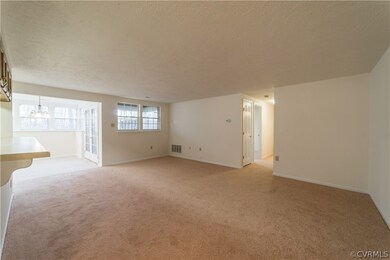 New Carpet, Fresh Paint with room for Everything!