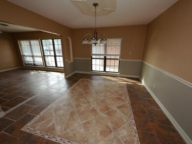 301 E Hutchinson St, Beeville, TX 78102 - photo 3