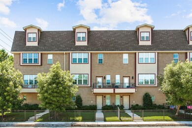 5820 Bryan Pkwy unit 20, Dallas, TX 75206 - photo 2