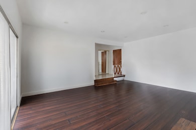 5251 Galitz St unit 311, Skokie, IL 60077 - photo 2