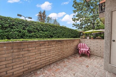 21800 Marylee St unit 63, Woodland Hills, CA 91367 - photo 4