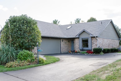 1922 Wedgewood Cir, Springfield, OH 45503 - photo 2