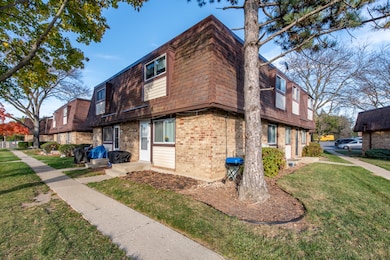 2634 Woodview Ct unit 5, Waukegan, IL 60087 - photo 3