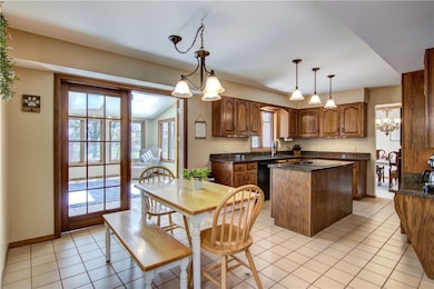 Nice eat in kitchen space!