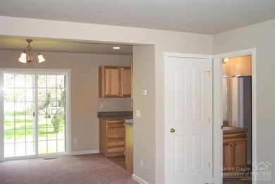 1637 NE Lotus Dr, Bend, OR 97701 - photo 3