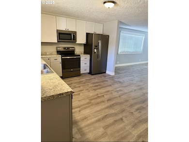 813 NE 106th Ave, Vancouver, WA 98664 - photo 2