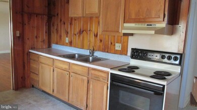 860 N Reading Rd, Ephrata, PA 17522 - photo 2