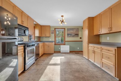 43 Pine St, West Newton, MA 02465 - photo 5