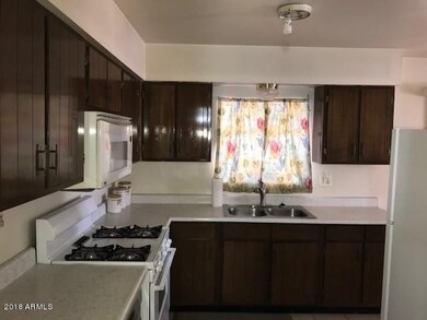 10933 kitchen 3