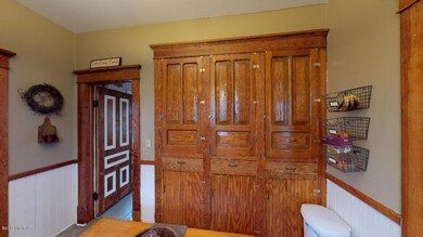 715 E Michigan Ave, Marshall, MI 49068 - photo 6