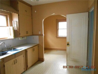 2247 Georgetown Ave, Toledo, OH 43613 - photo 4