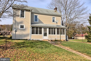 20 N Apple St, New Bloomfield, PA 17068 - photo 4