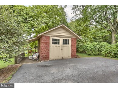 320 W Bellevue Ave, Reading, PA 19605 - photo 7