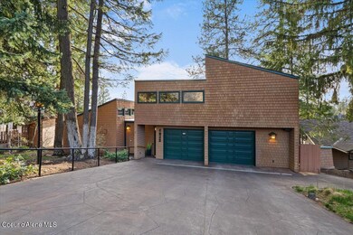 2 car garage & heated driveway