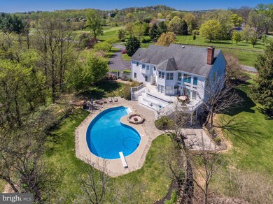 17780 Stoneleigh Dr, Round Hill, VA 20141 - photo 2