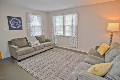 712 Henderson Dr, Jacksonville, NC 28540 - photo 7