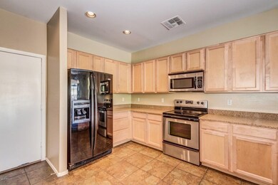 0040-Eddie Way - 43530 (10)