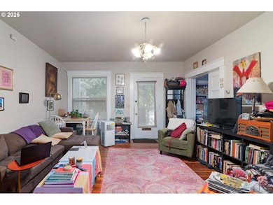 7521 N Gloucester Ave, Portland, OR 97203 - photo 5