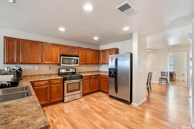 8960 Silverkist Dr, Reno, NV 89506 - photo 5