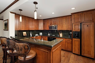 RitzCarltonUnit8209_HiRes008