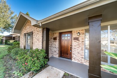 130 E Thornton Rd, Houston, TX 77022 - photo 3