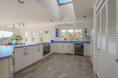 60 Waldron Bottom Rd, Vineyard Haven, MA 02568 - photo 7