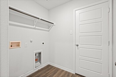 1602 Luke St, Ennis, TX 75119 - photo 7