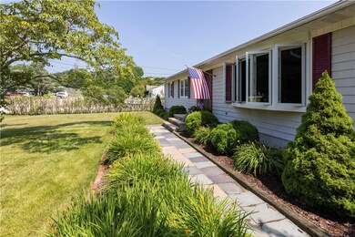 53 Maplewood Ave, Westerly, RI 02891 - photo 5