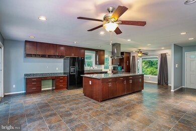 13211 Chestnut Dr, Bowie, MD 20720 - photo 4