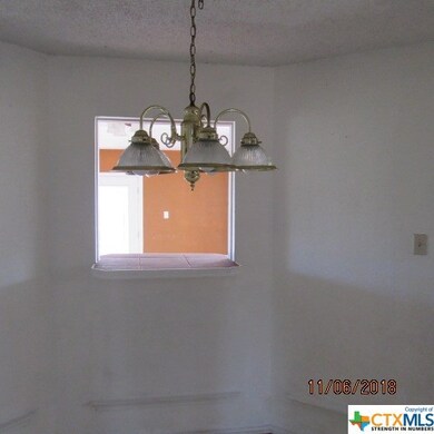 304 Texas St, Copperas Cove, TX 76522 - photo 3